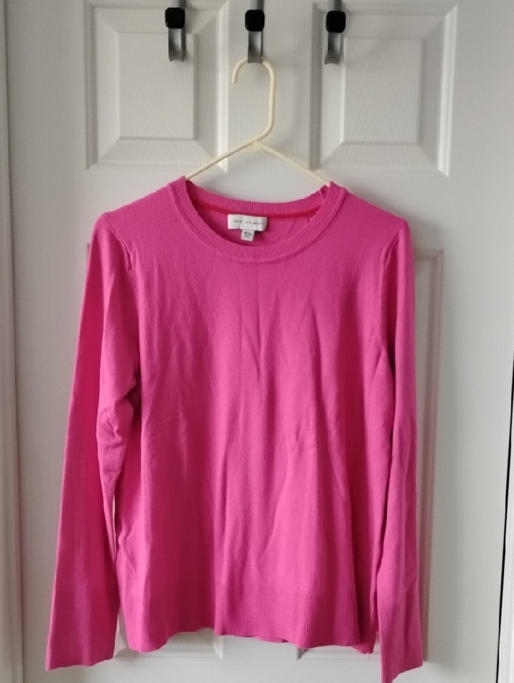 Classic Crew Neck Sweater in Bright Pink